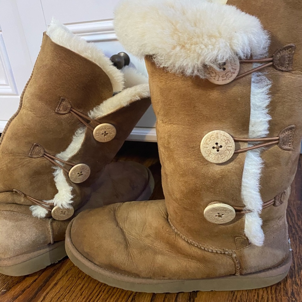 Ugg Tall Bailey Button - image 1